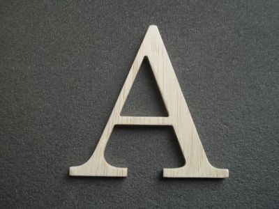 Lettera in legno grezzo da dipingere modello LOFT