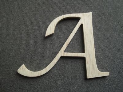 Lettera di legno da dipingere modello LUCIDA CALLIGRAPHY