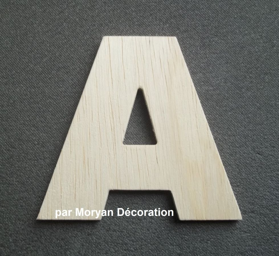 Lettera in legno grezzo da verniciare modello ARIAL BLACK