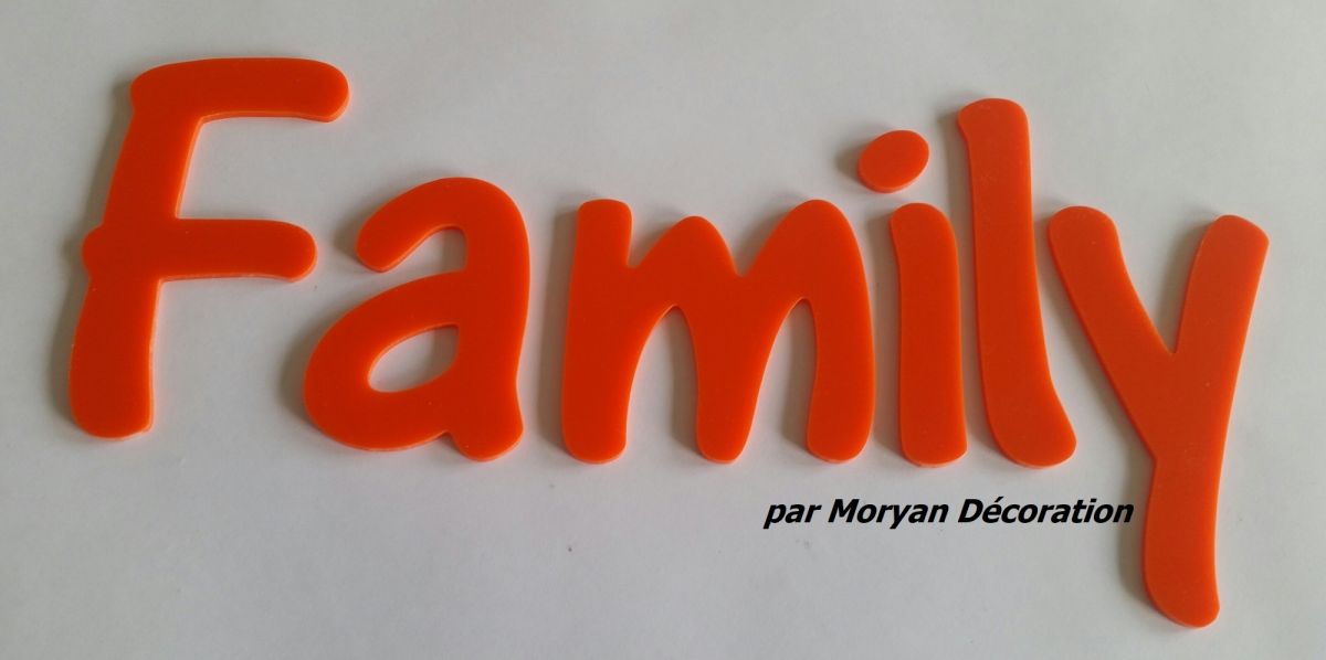 Lettera Family in plexiglas, altezza 30 cm