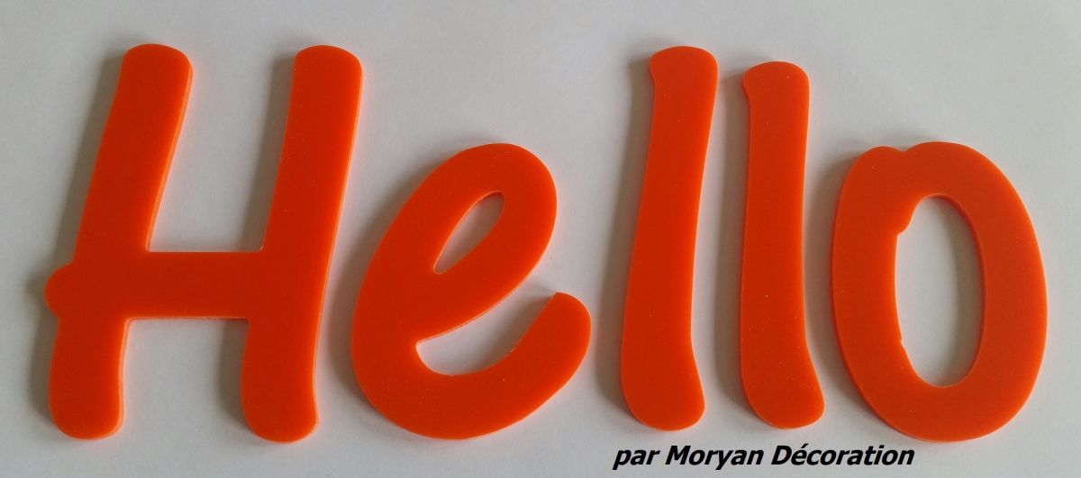 Lettera Hello deco in plexiglass, altezza 30 cm