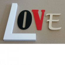 Lettera decorativa da parete Love 