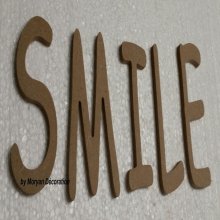 Lettera decorativa in legno SMILE