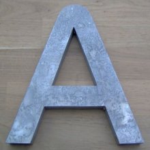 Lettera in rilievo 3D in zinco DIGITAL SANS