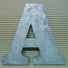 Lettera in rilievo in zinco 3D CLARENDON BOLD